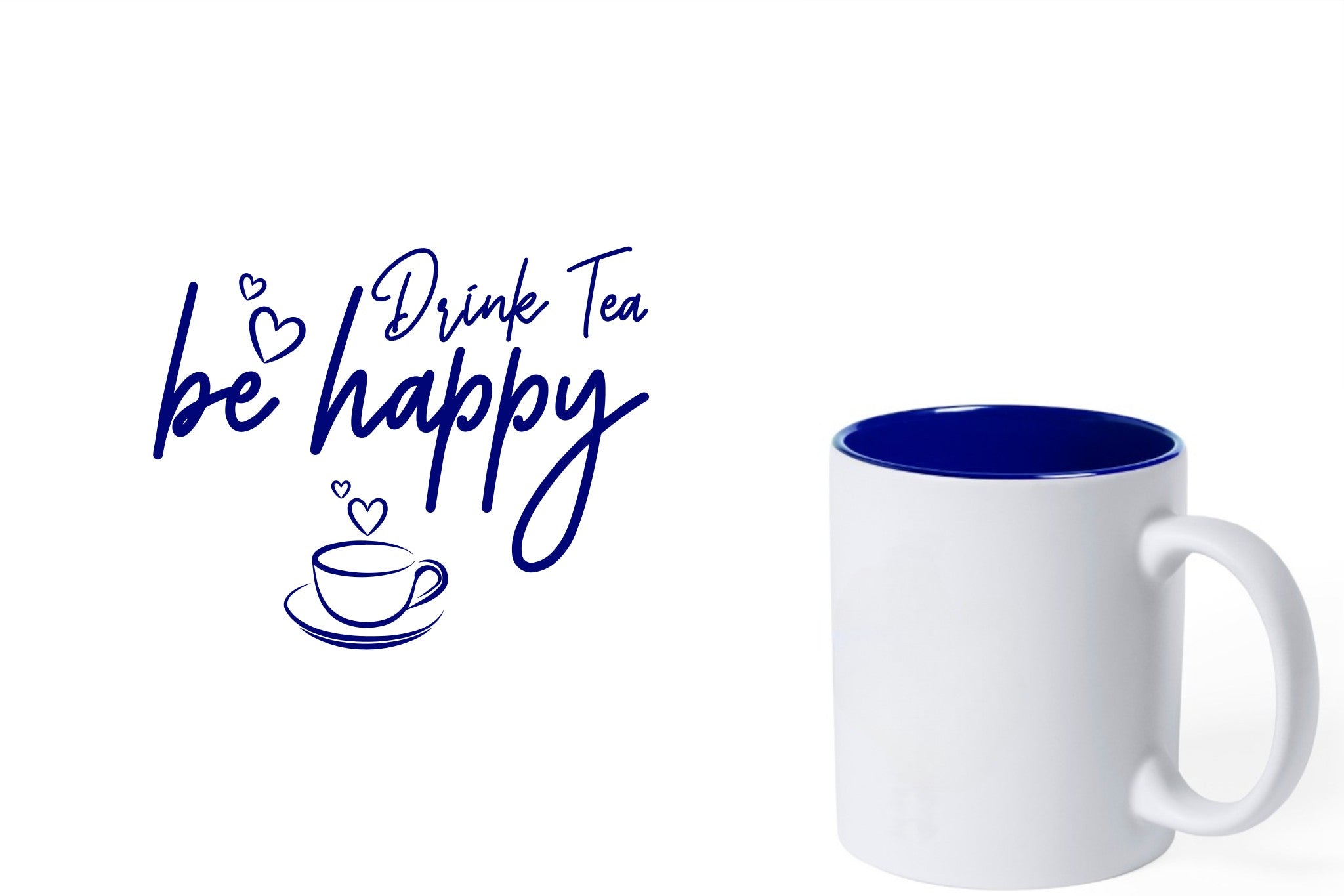 witte keramische mok met blauwe gravure  'Be happy drink tea'.
