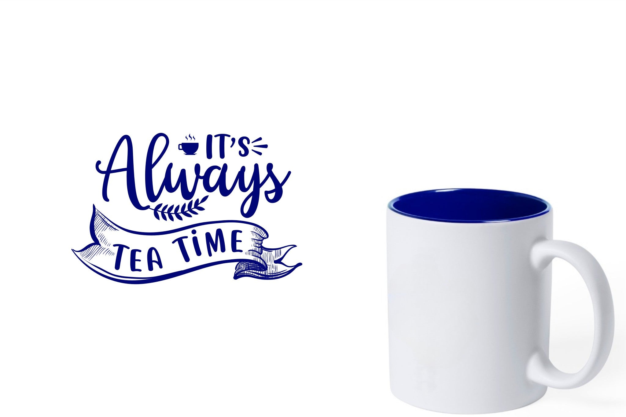 witte keramische mok met blauwe gravure  'It's always tea time'.