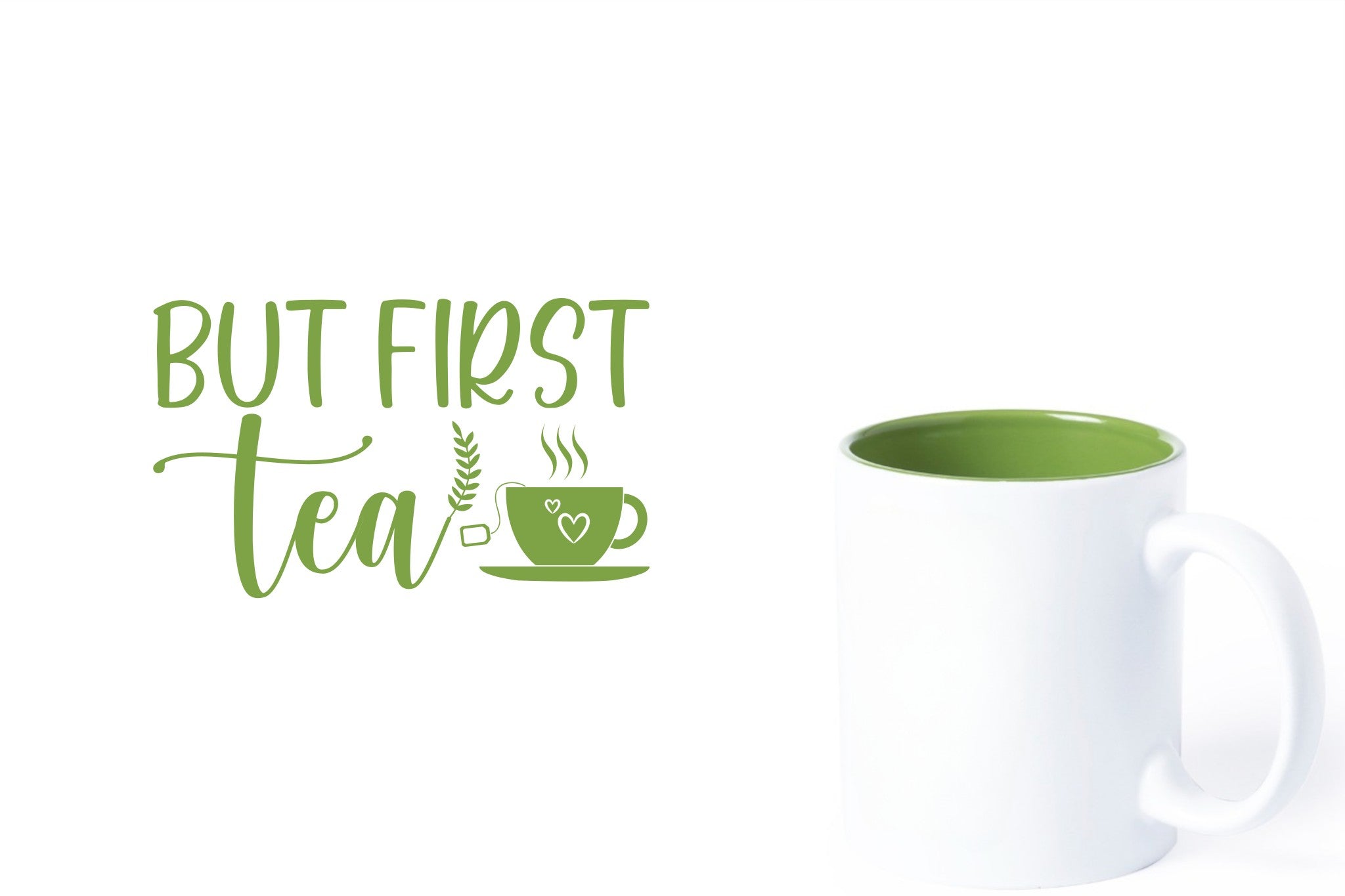witte keramische mok met groene gravure  'But first tea'.