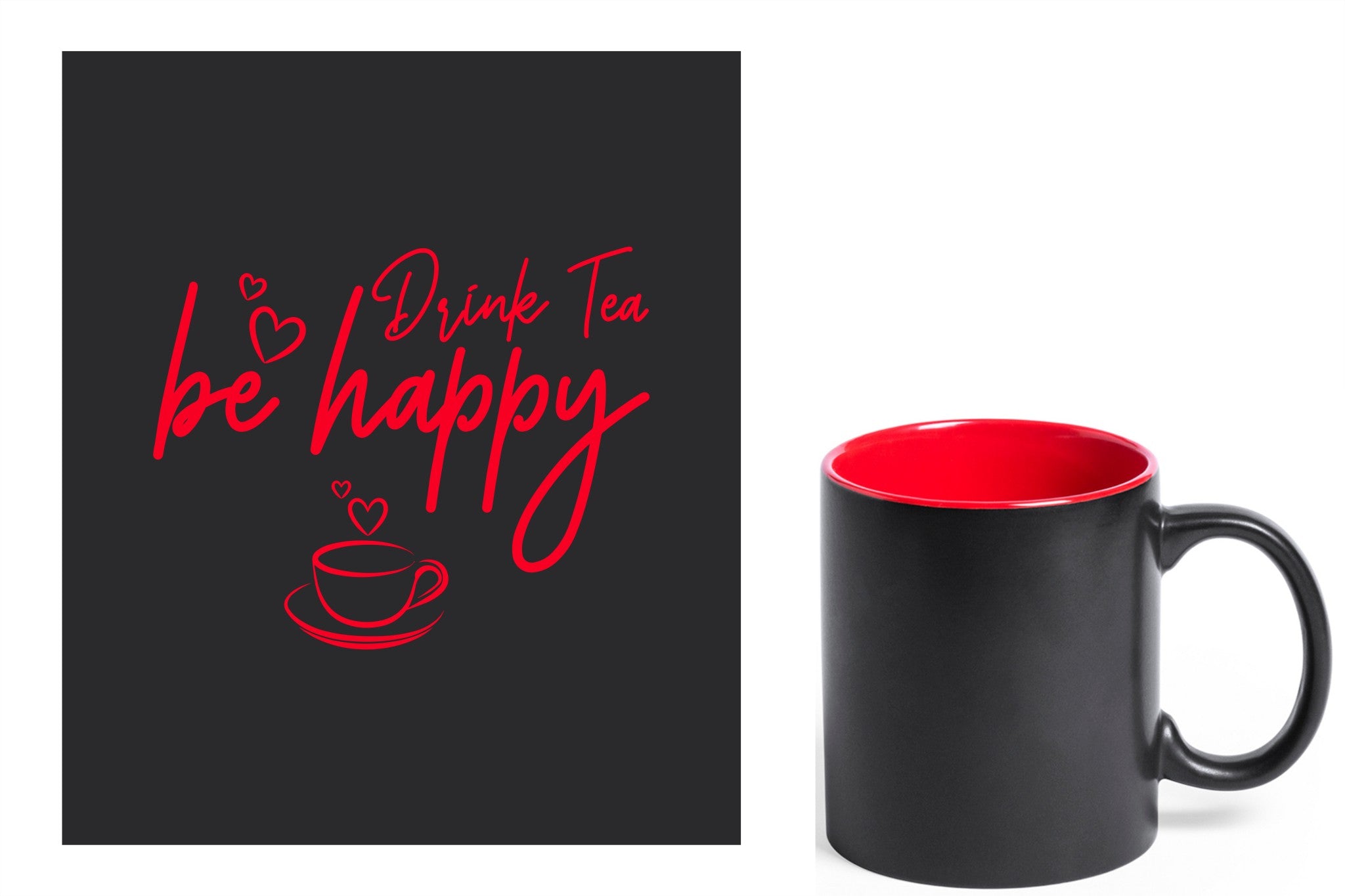 zwarte keramische mok met rode gravure  'Be happy drink tea'.