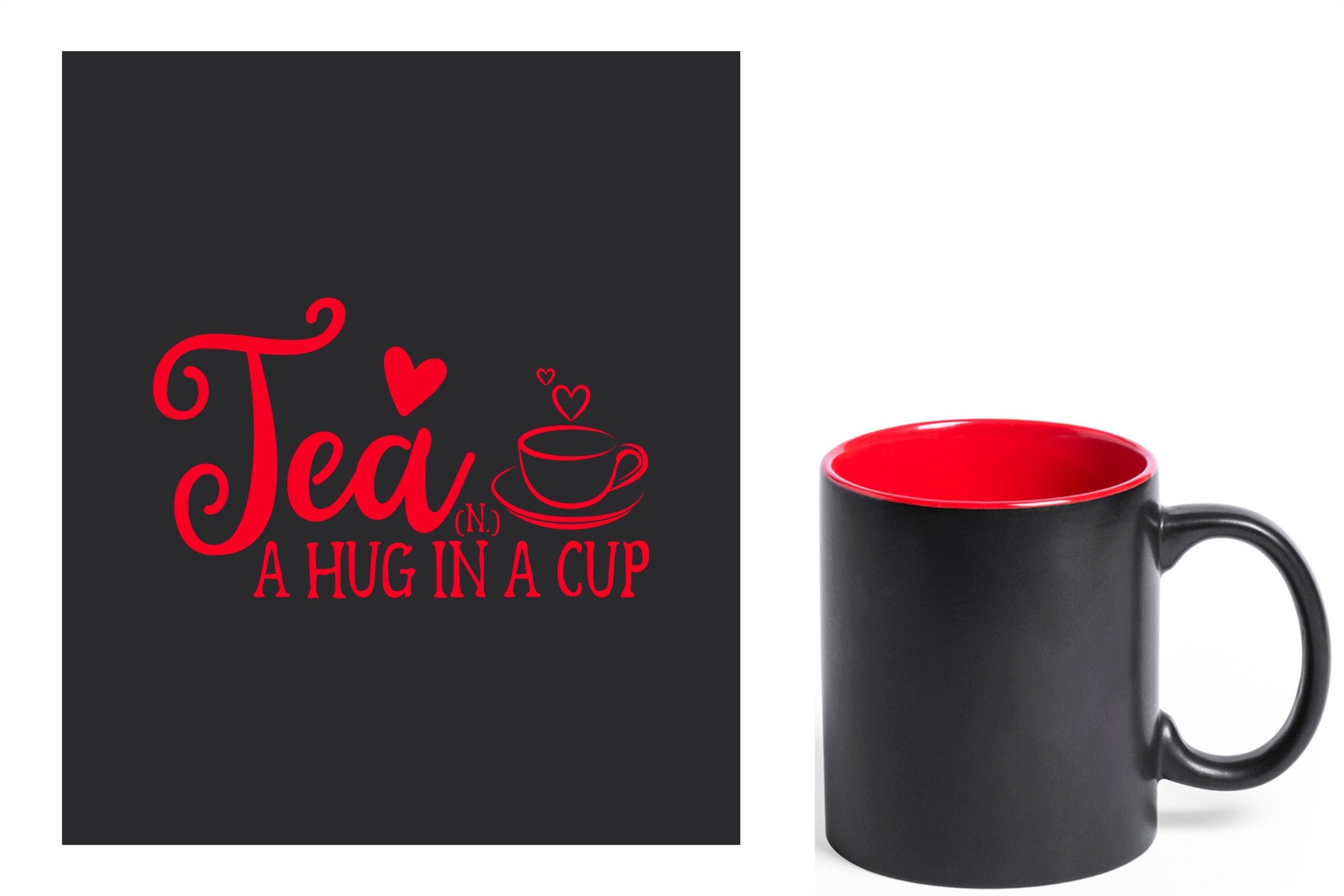 zwarte keramische mok met rode gravure  'Tea and a hug in a cup'.