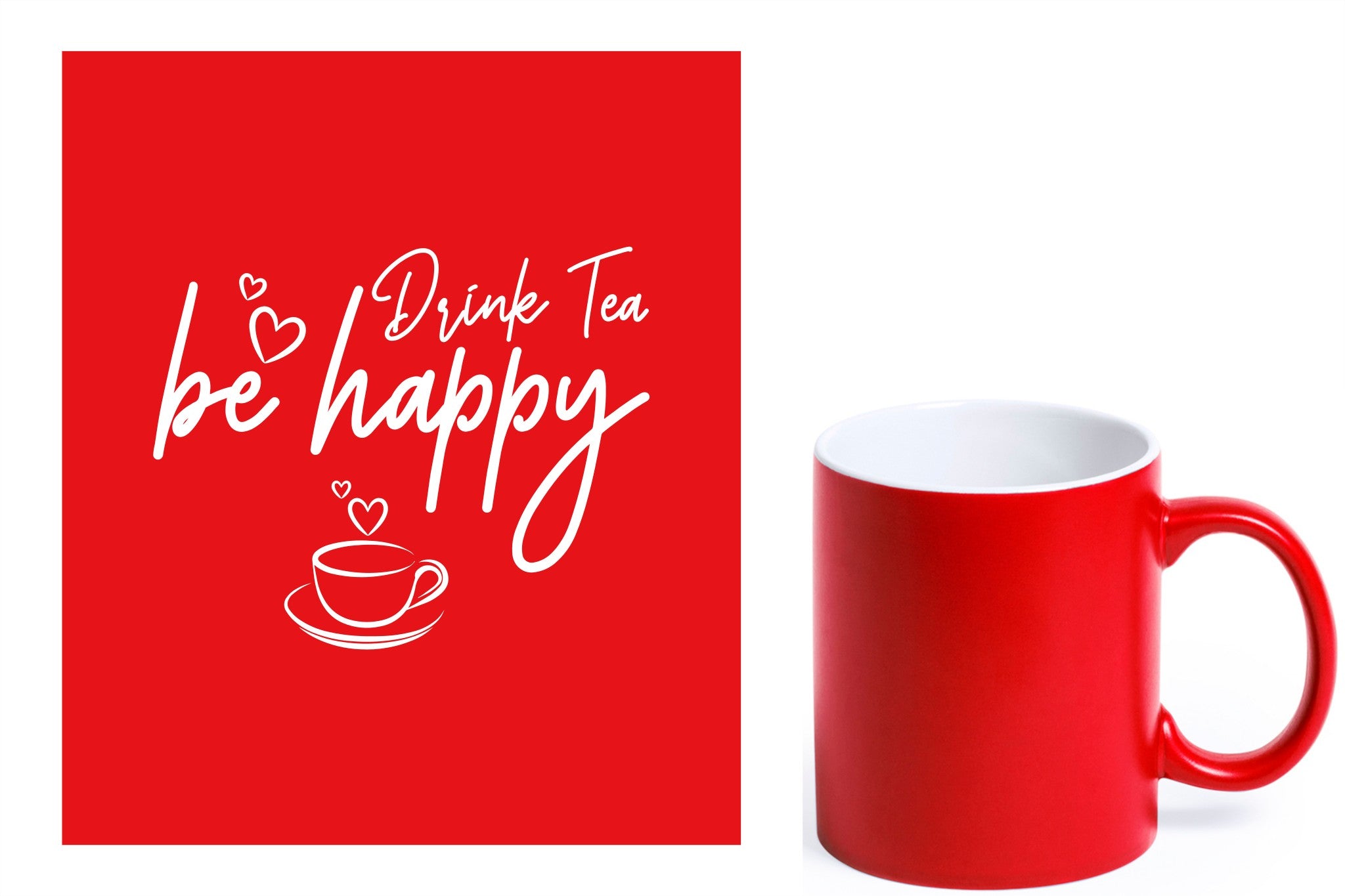 rode keramische mok met witte gravure  'Be happy drink tea'.