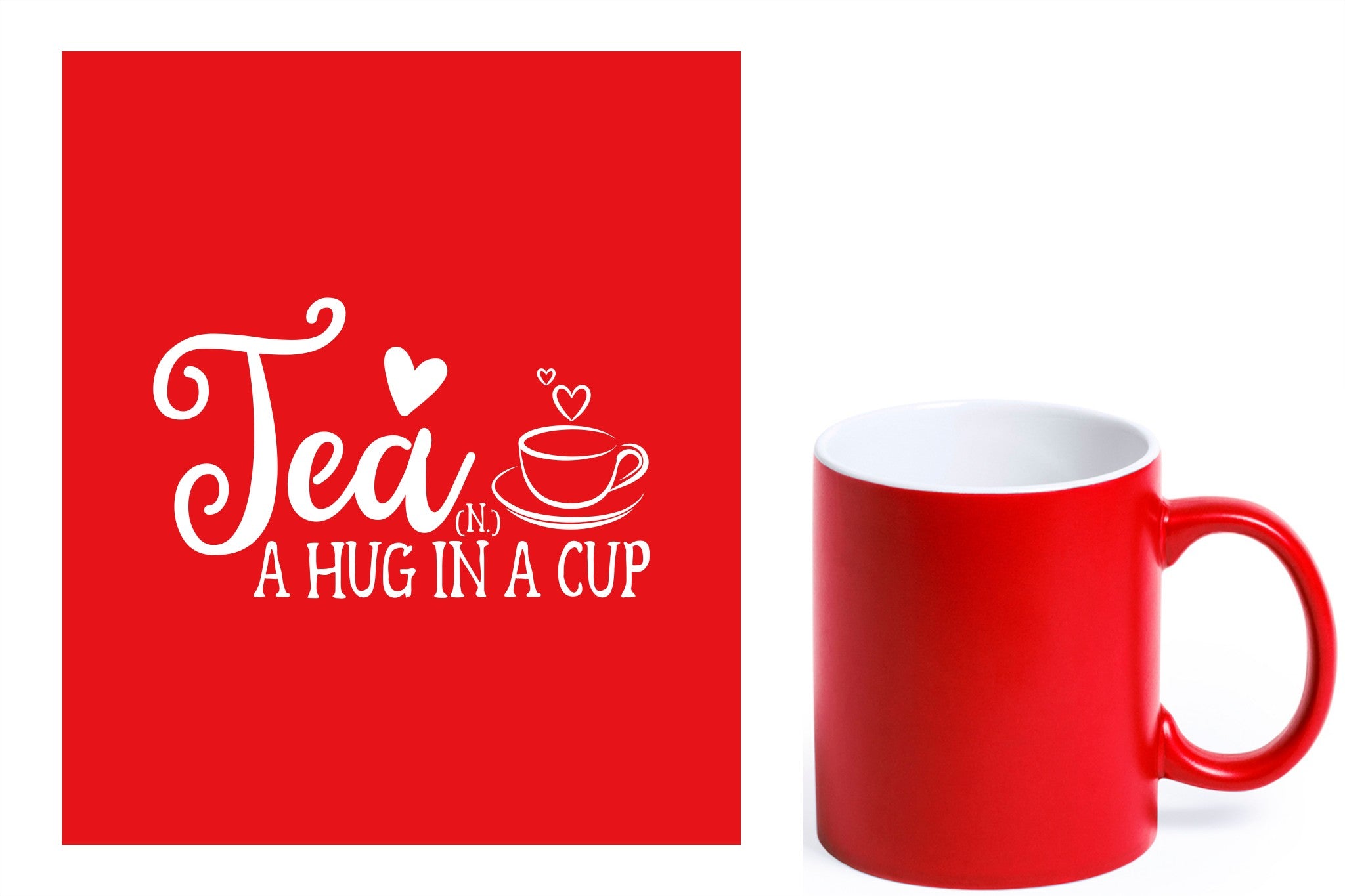 rode keramische mok met witte gravure  'Tea and a hug in a cup'.