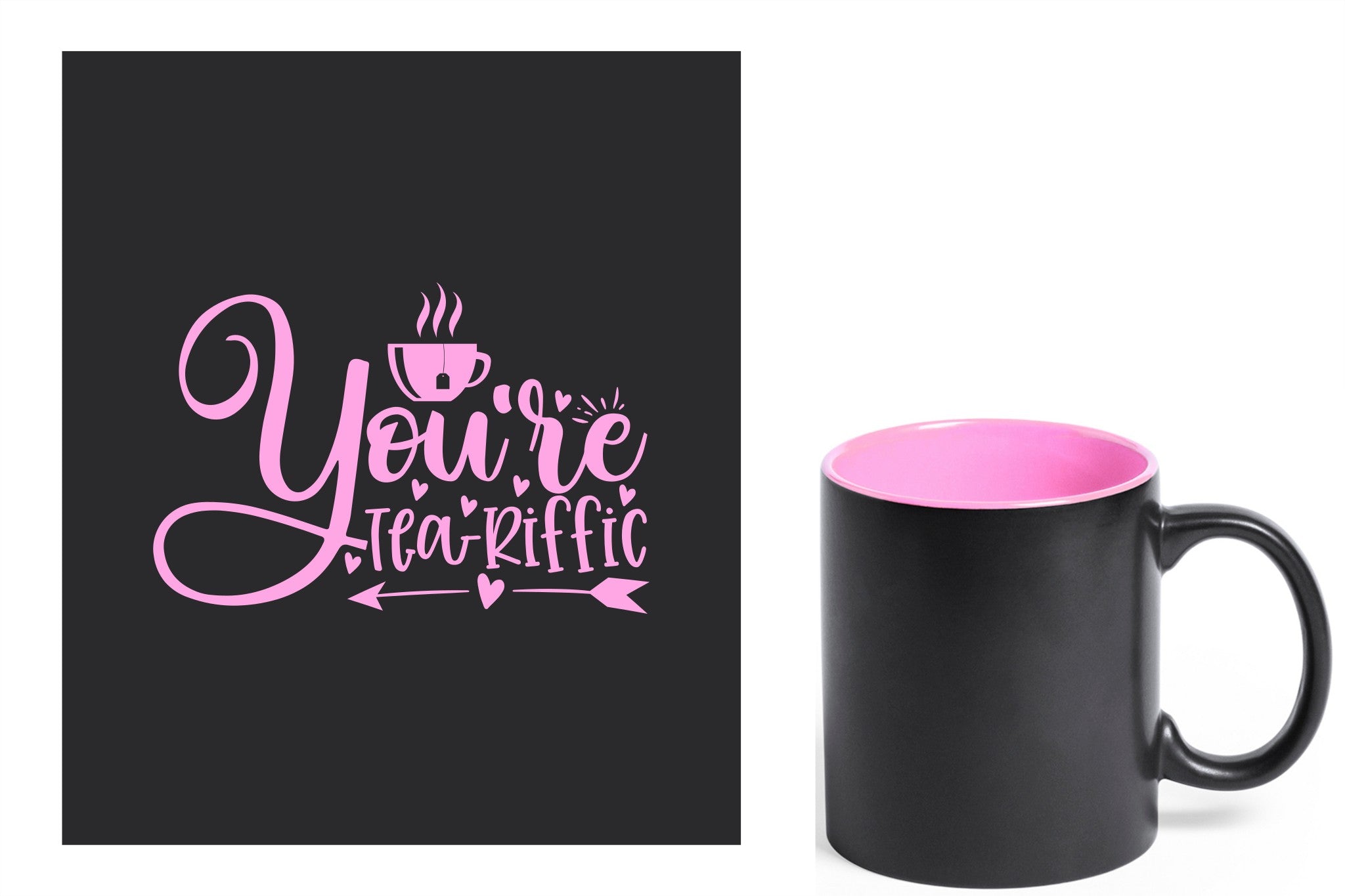 zwarte keramische mok met roze gravure  'You're teariffic'.