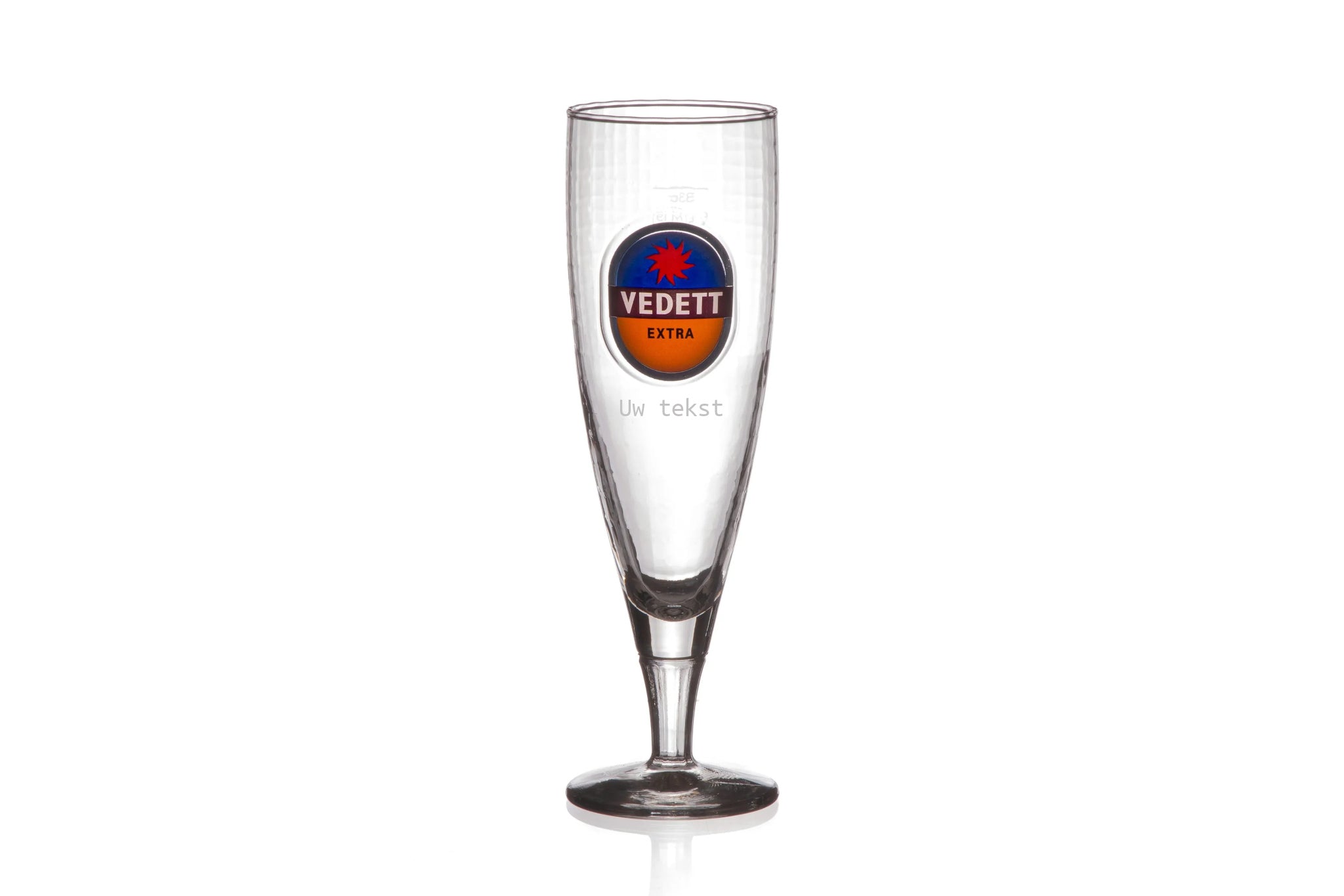 Origineel Vedett bierglas met stoer design, gegraveerd met een persoonlijke naam of tekst. Perfect cadeau voor bierliefhebbers.