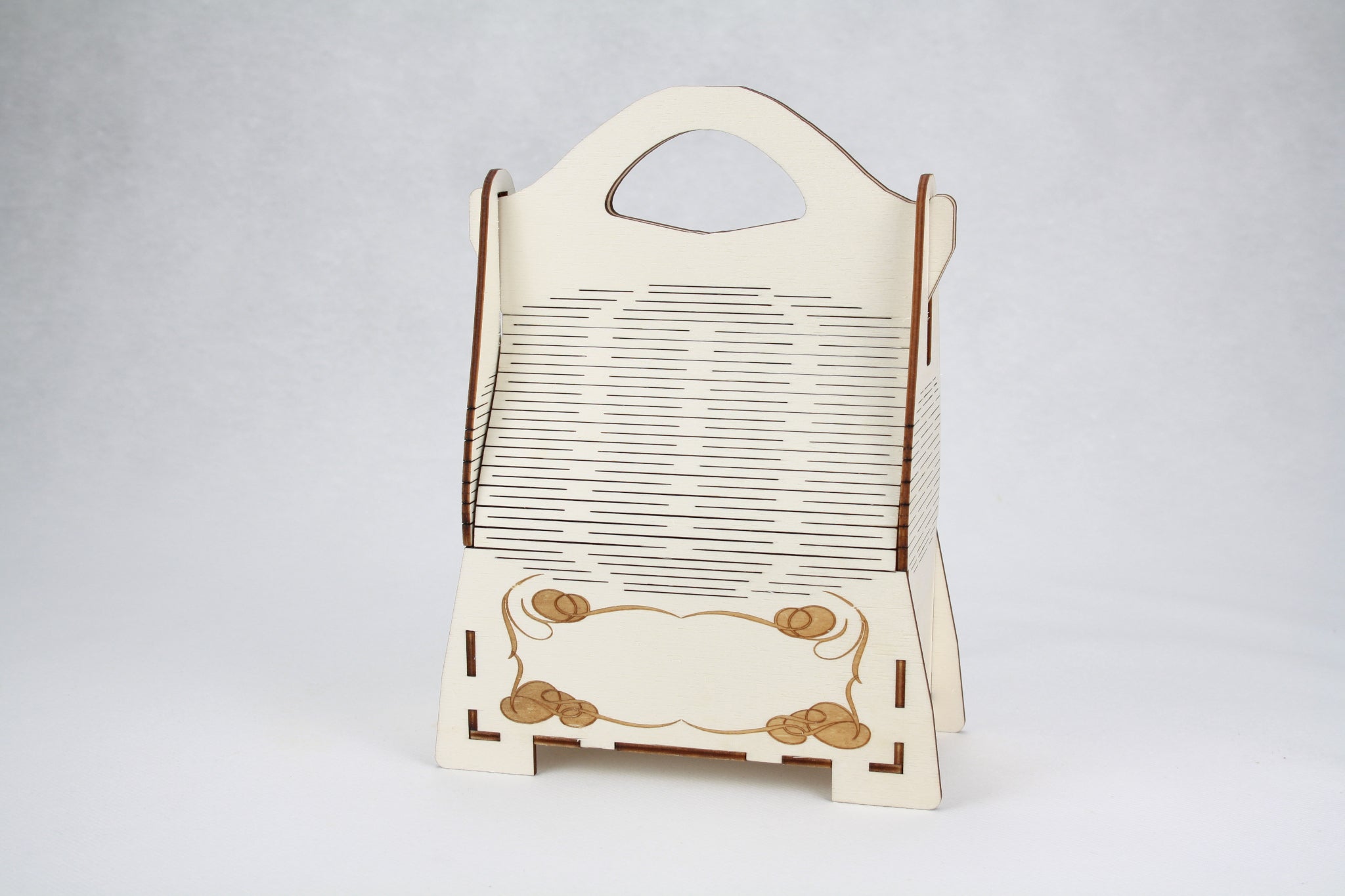 Een houten lasercut doosje gepersonaliseerd met uw eigen ontwerp. Doosje voor cadeaubon.