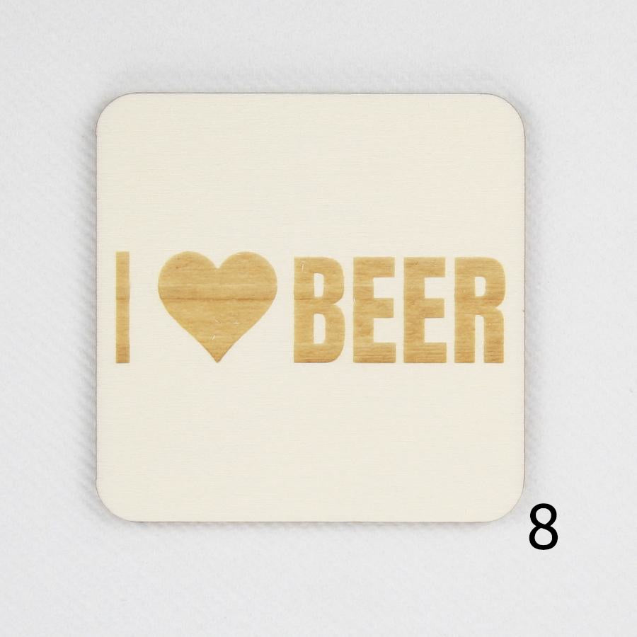 Houten magneet. Gegraveerde magneet. Gravure met bier quote 'I love beer'.
